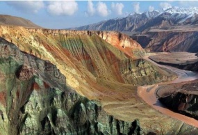 新疆 天池 吐鲁番 鄯善沙漠 努尔加大峡谷双飞5日游
